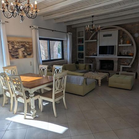 Magnificent, Authentic Private Villa And The Guest House Kardhamili Bagian luar foto