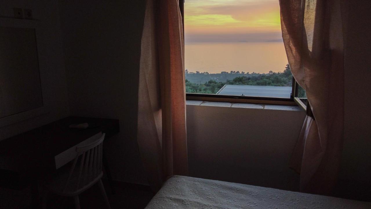 Magnificent, Authentic Private Villa And The Guest House Kardhamili Bagian luar foto