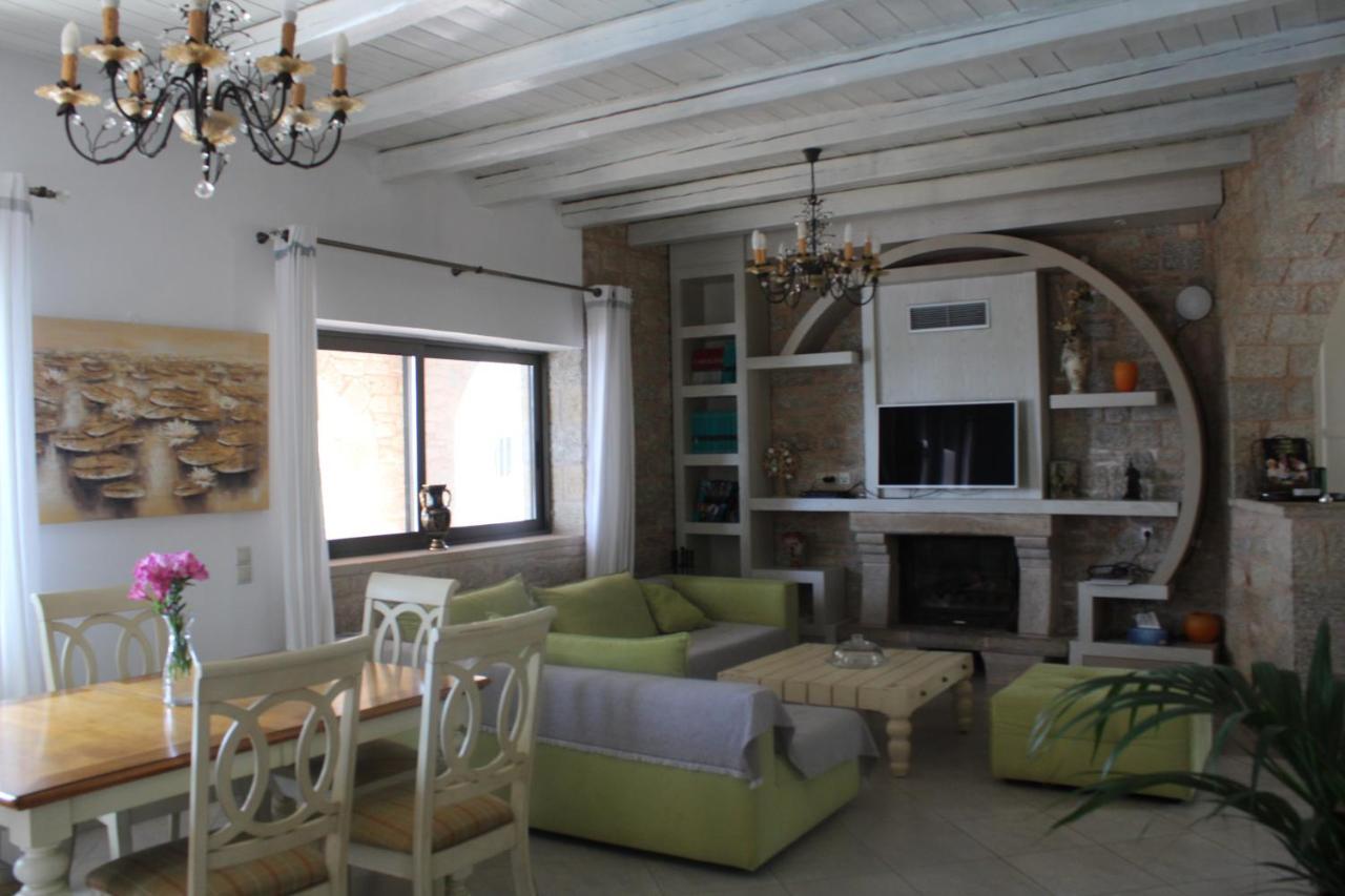 Magnificent, Authentic Private Villa And The Guest House Kardhamili Bagian luar foto