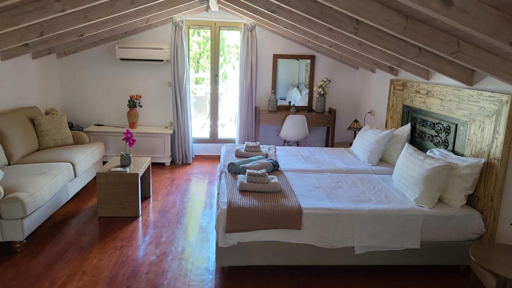 Magnificent, Authentic Private Villa And The Guest House Kardhamili Bagian luar foto